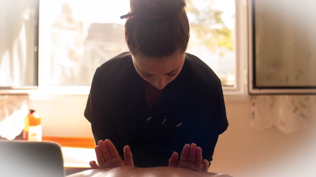 mariane derancy praticienne en santée naturelle - massages, auriculothérapie, moxibustion